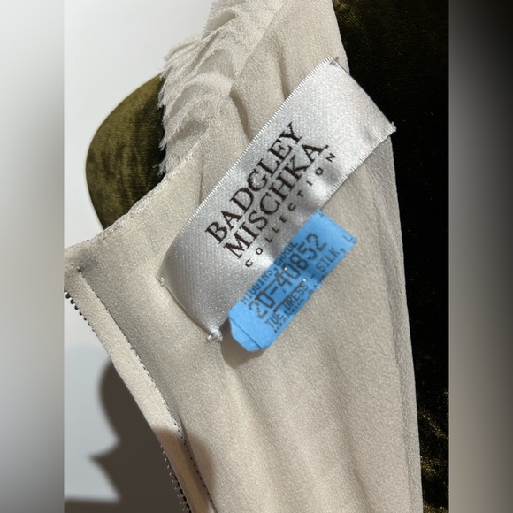 Badgley Mischka - silk chiffon sleeveless dress in winter-white/black - size 8. - Picture 4 of 4